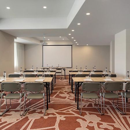Ramada By Wyndham Bucharest Otopeni Airport Luaran gambar