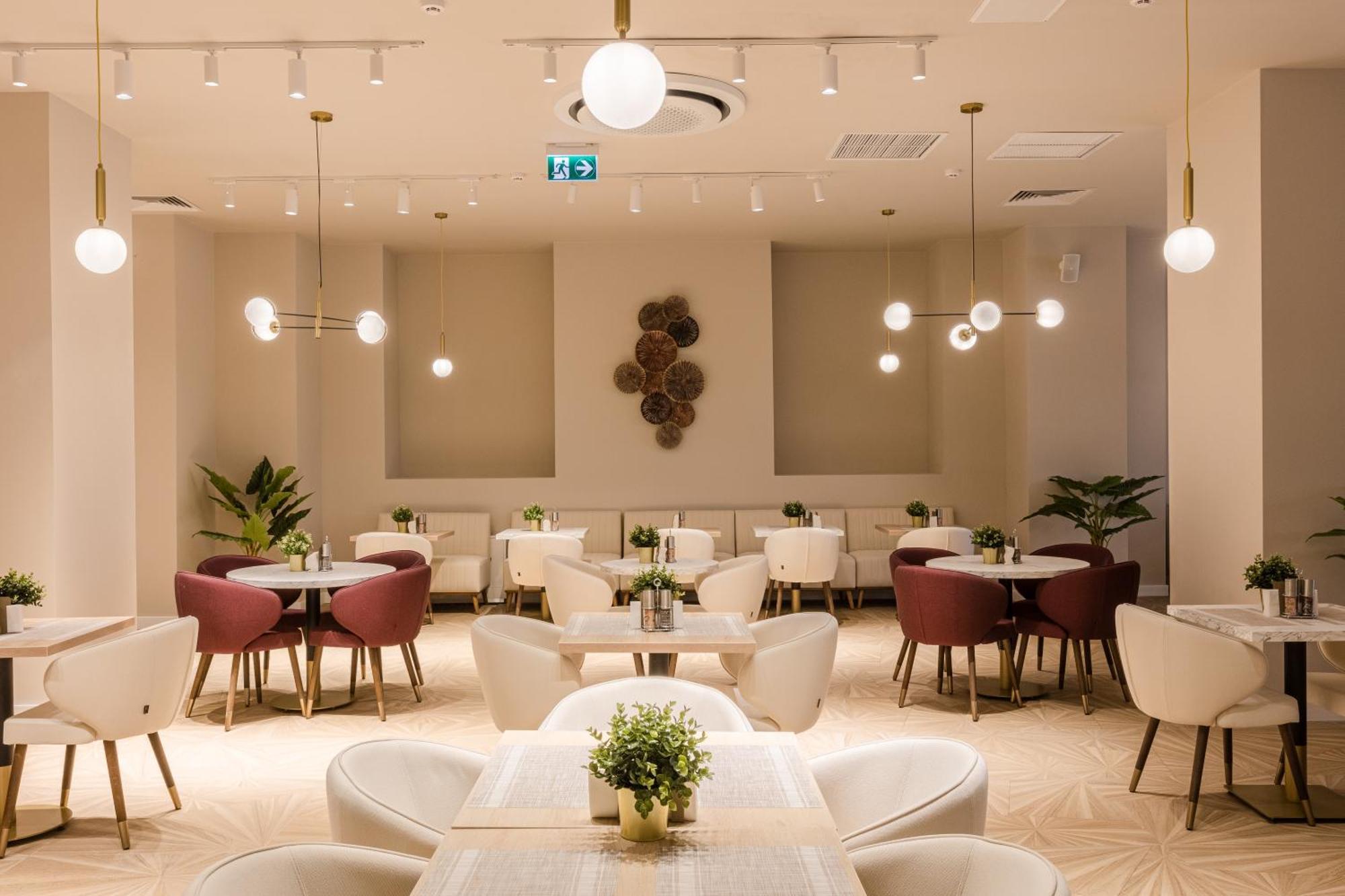Ramada By Wyndham Bucharest Otopeni Airport Luaran gambar