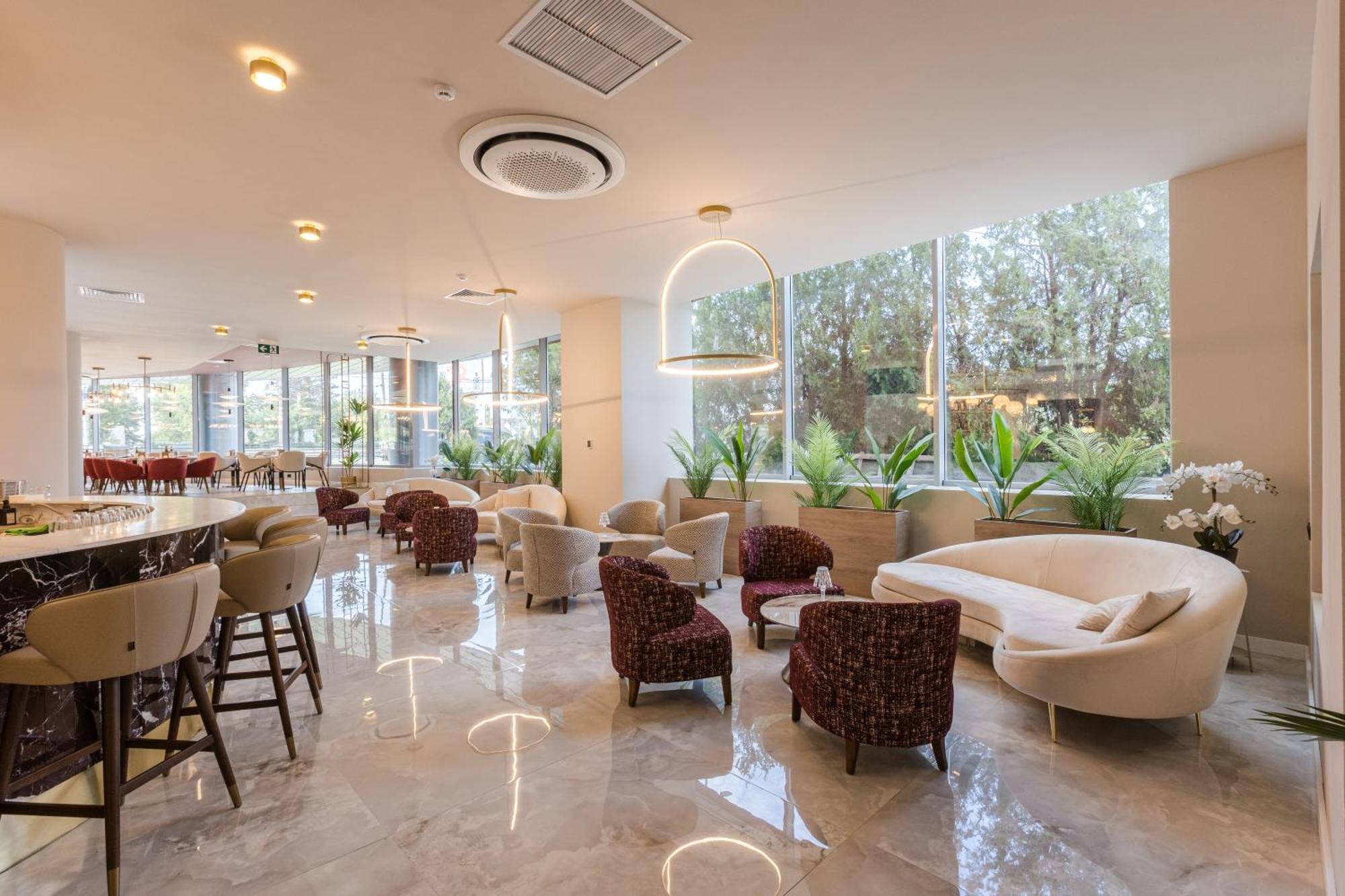 Ramada By Wyndham Bucharest Otopeni Airport Luaran gambar