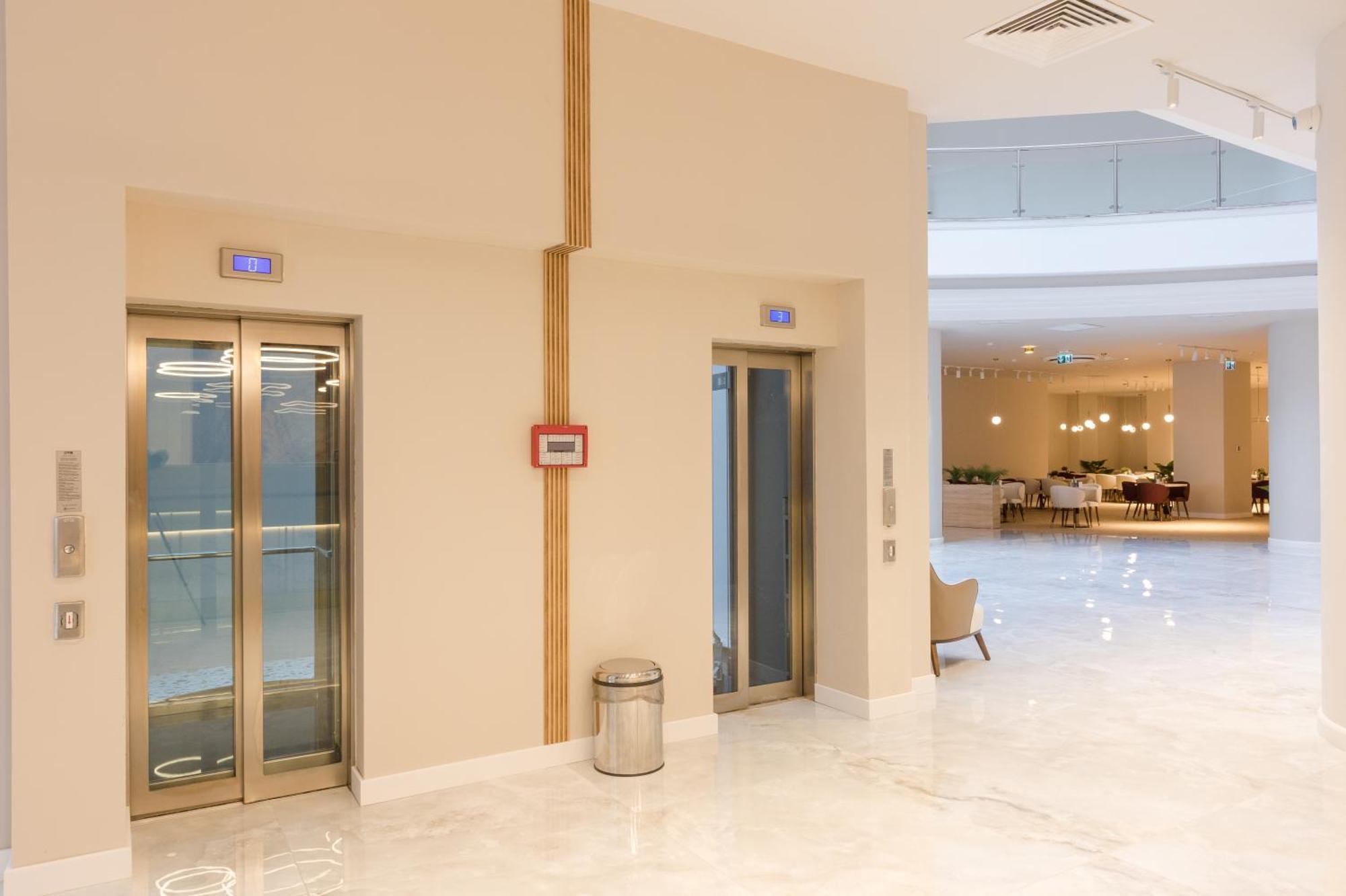 Ramada By Wyndham Bucharest Otopeni Airport Luaran gambar