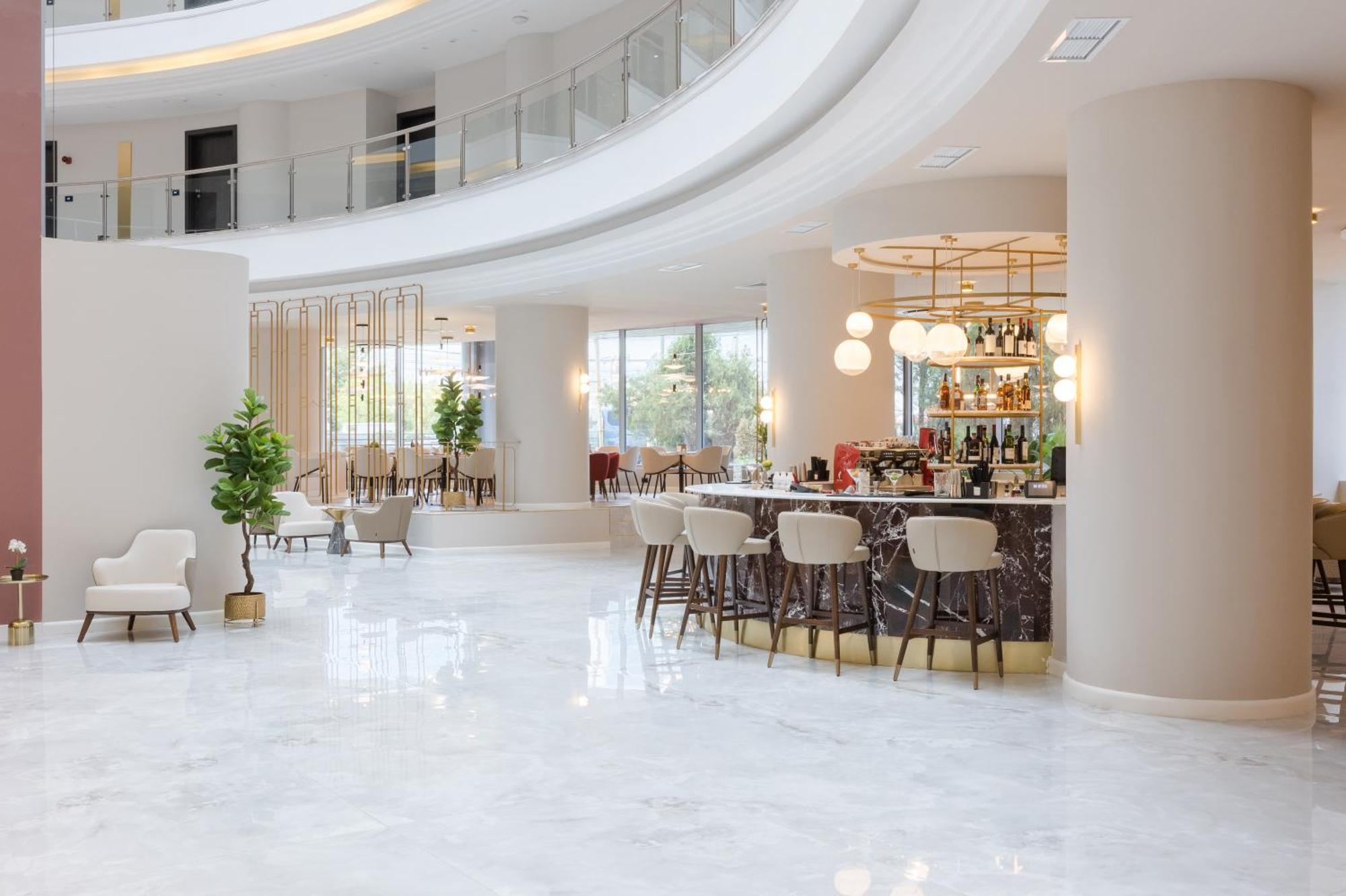 Ramada By Wyndham Bucharest Otopeni Airport Luaran gambar
