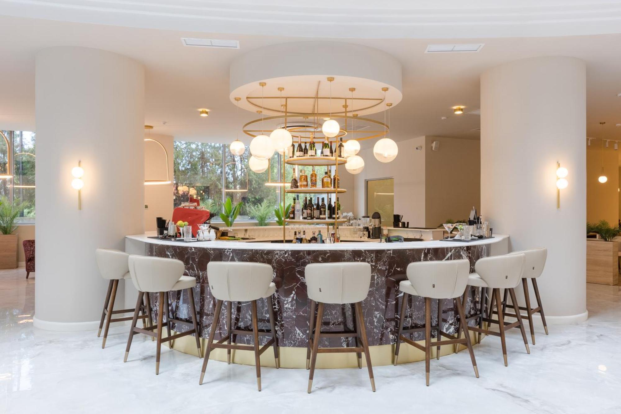 Ramada By Wyndham Bucharest Otopeni Airport Luaran gambar