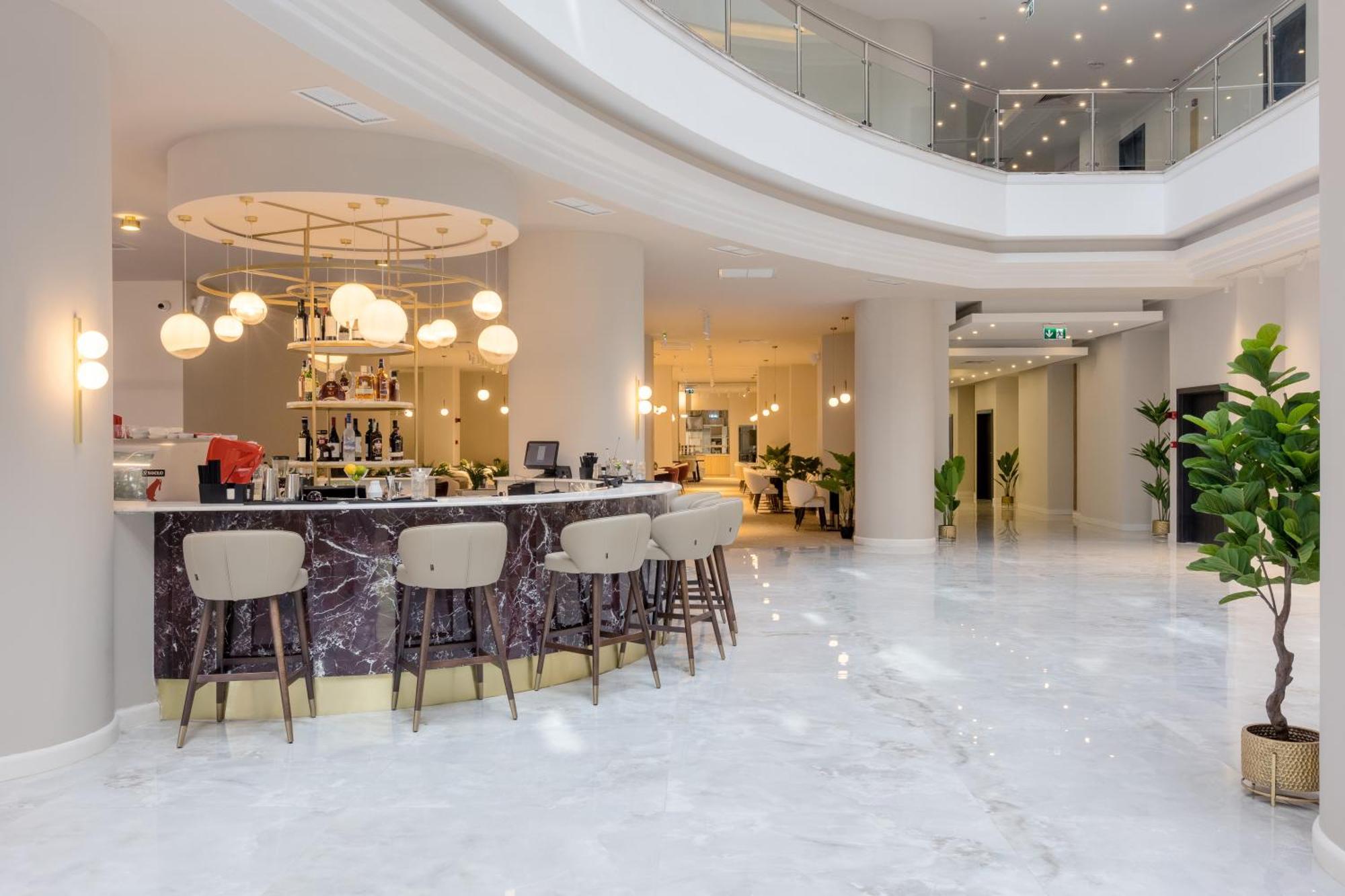 Ramada By Wyndham Bucharest Otopeni Airport Luaran gambar