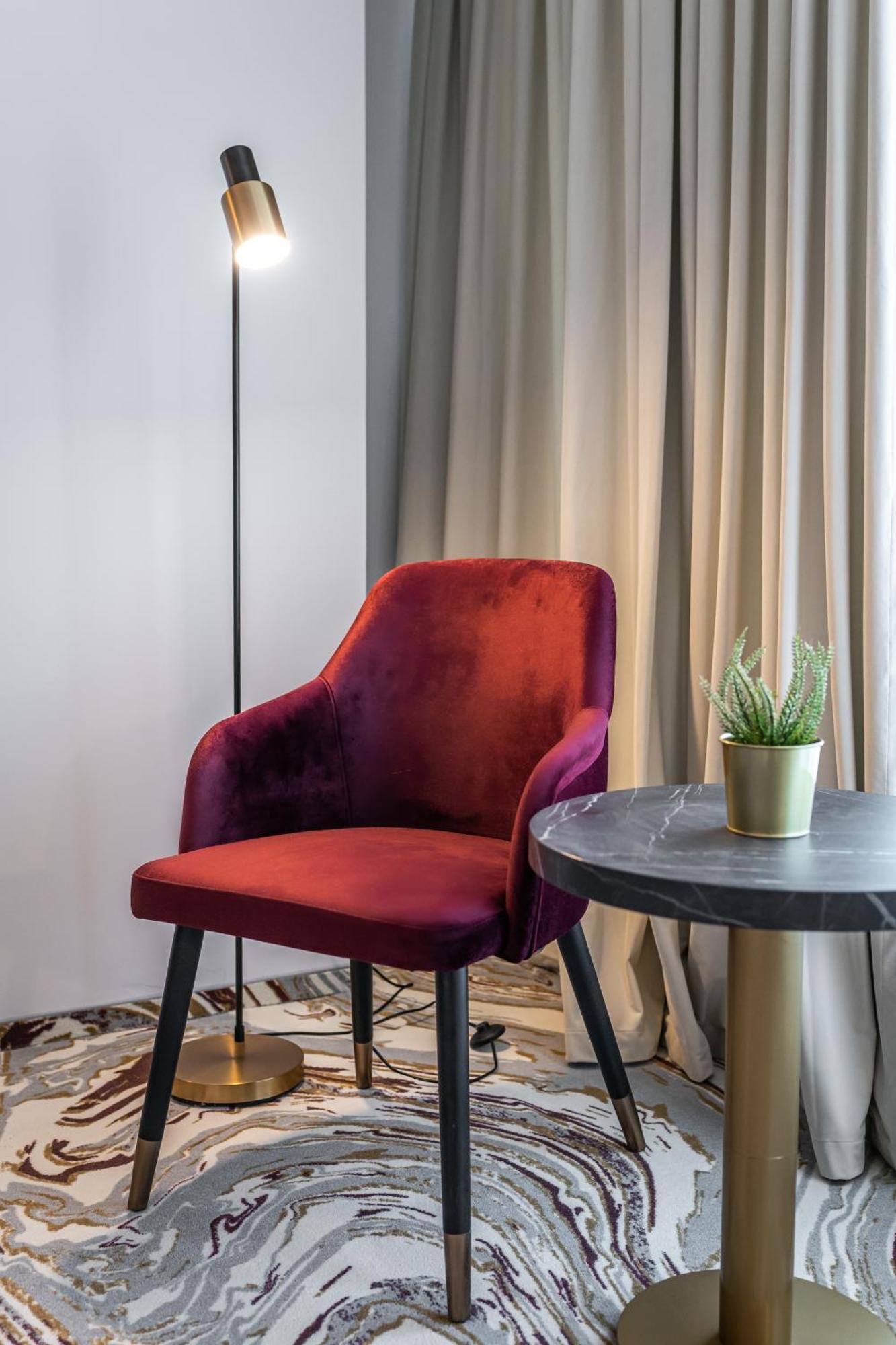 Ramada By Wyndham Bucharest Otopeni Airport Luaran gambar