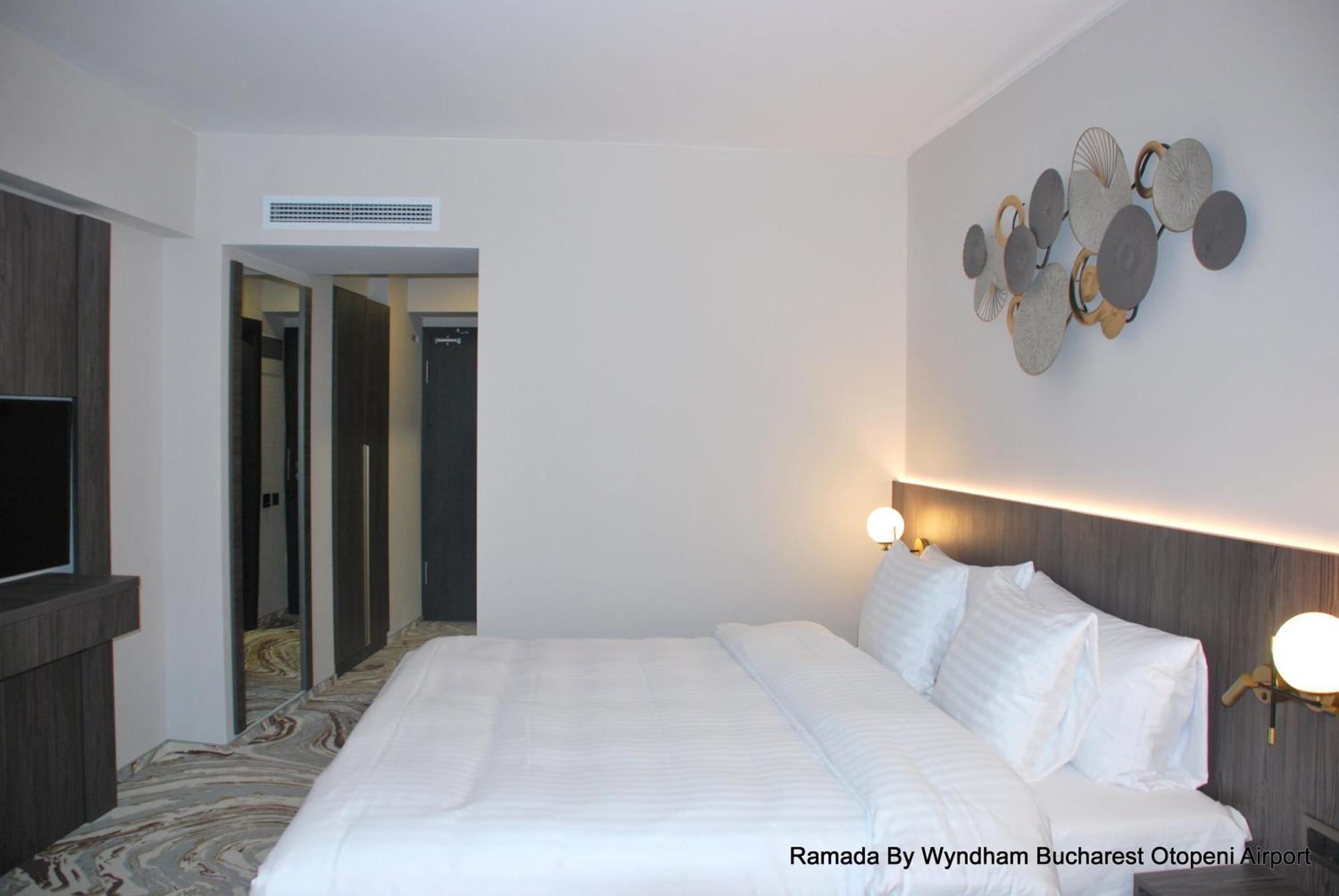 Ramada By Wyndham Bucharest Otopeni Airport Luaran gambar