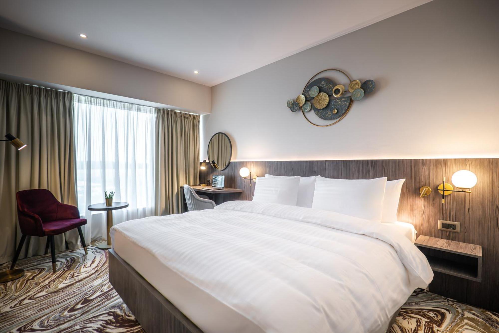Ramada By Wyndham Bucharest Otopeni Airport Luaran gambar