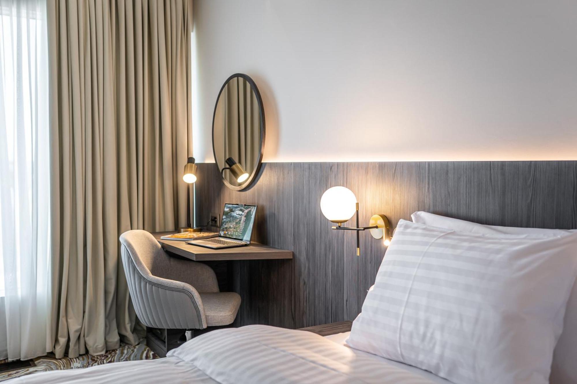 Ramada By Wyndham Bucharest Otopeni Airport Luaran gambar