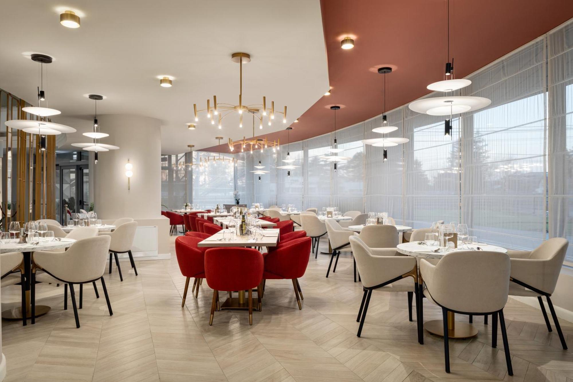 Ramada By Wyndham Bucharest Otopeni Airport Luaran gambar