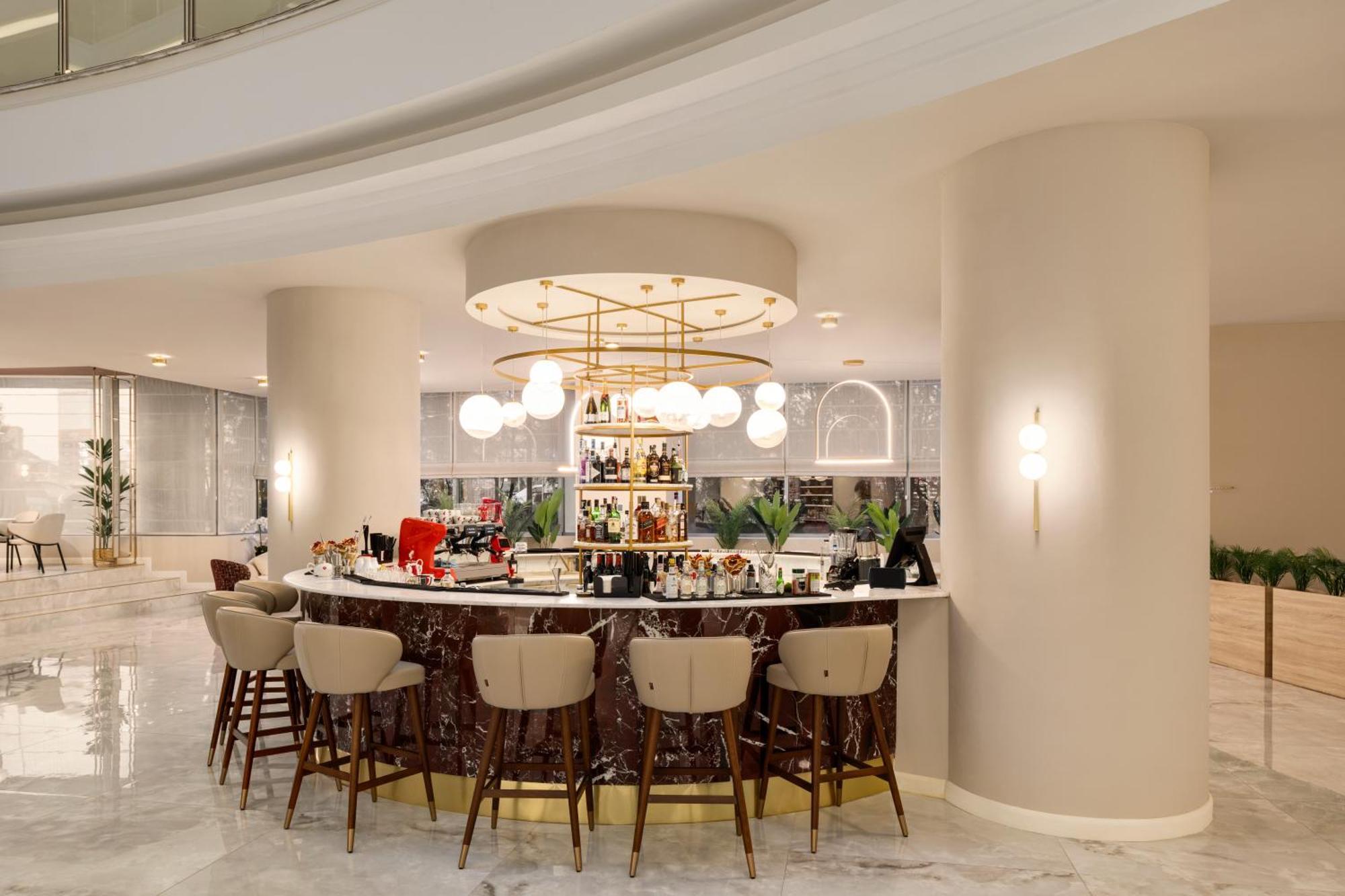 Ramada By Wyndham Bucharest Otopeni Airport Luaran gambar